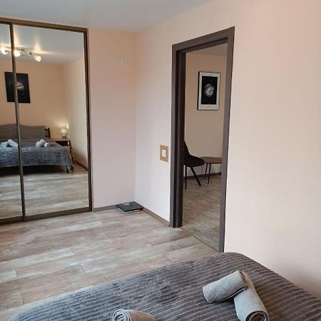 Апартаменти Центр Біля Озера Ternopil Exterior photo